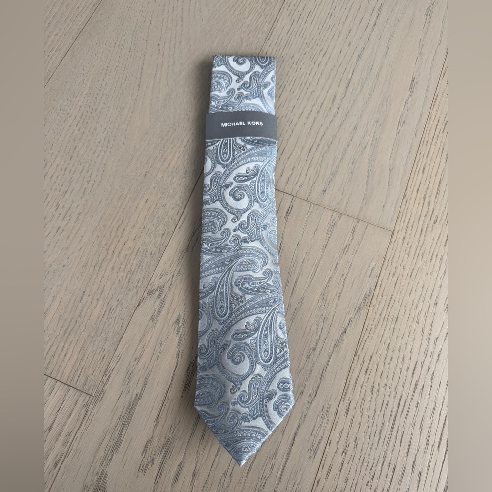 NWT Michael Kors Gray Kowal Paisley Men's Tie